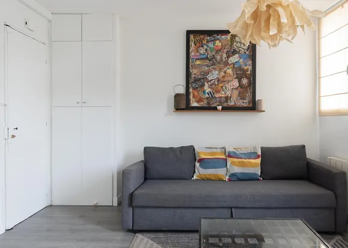 Nice And Bright Apartment Of 34 M In Les Lilas